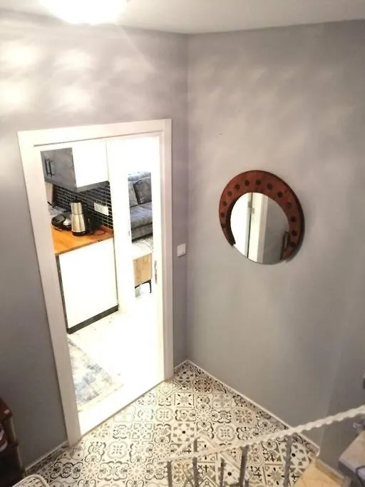 Historical Comfy Flat In Beyoglu Tophane, Galata Stambuł